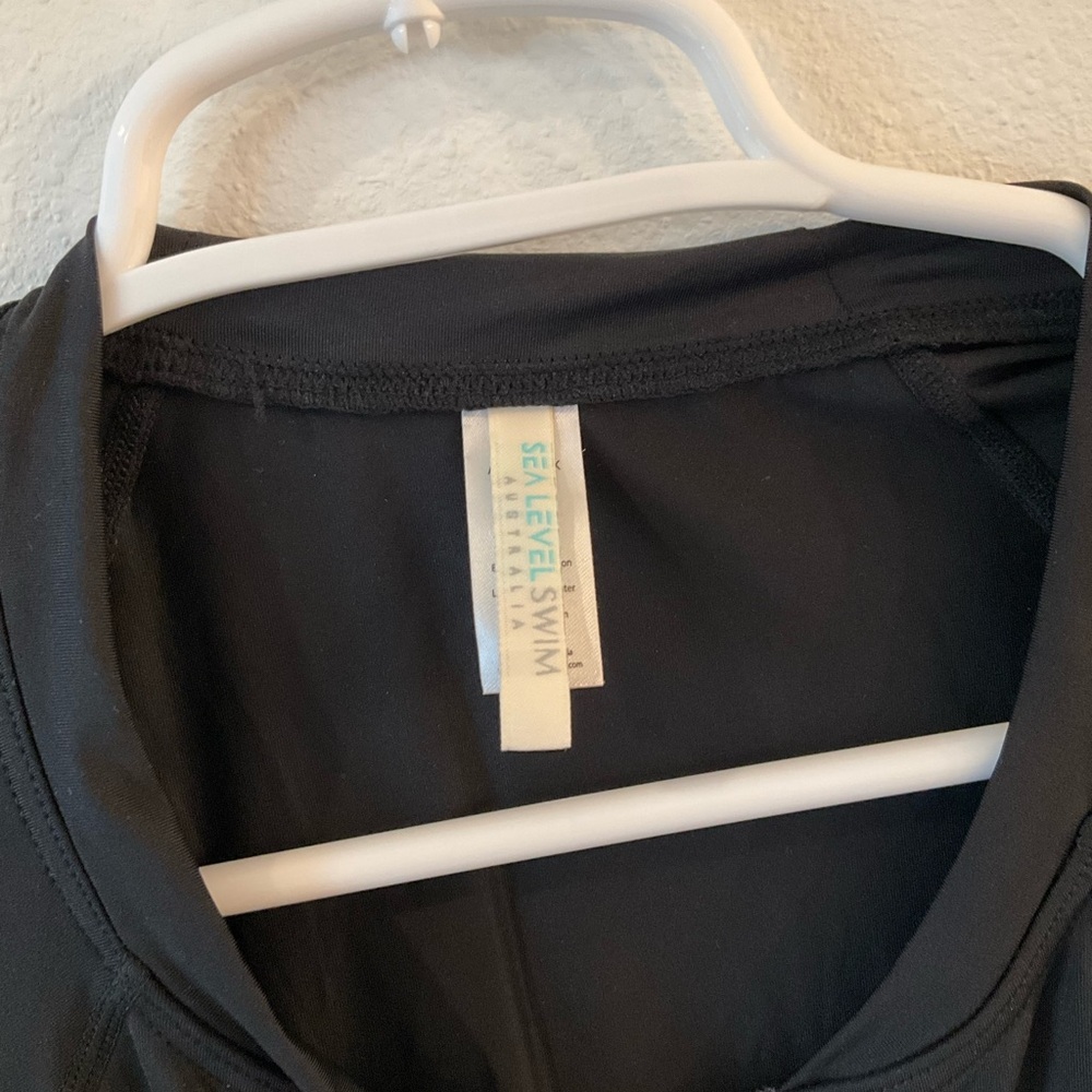 Sea Level Short-Sleeve Rashguard Top - Picture 2 of 2